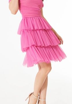 Abito in tulle con balze 1