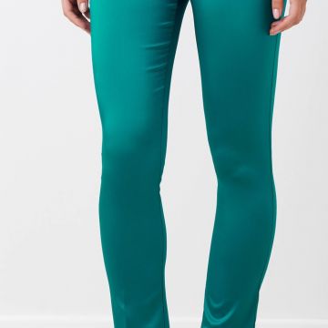Pantaloni in raso strutturato color verde laguna 1