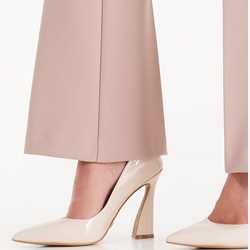 Pantalone Mid Flared in tessuto tecnico color Dusty Pink dettaglio