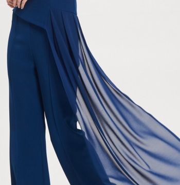 tuta blu con velo