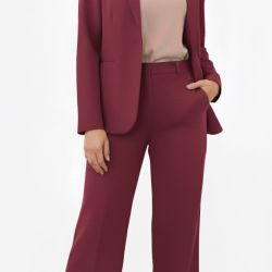 OFFERTA SPECIALE EURO 100 solo acquistando il completo giacca e pantalone (anziché 125 euro ) con un risparmio di 25 euro