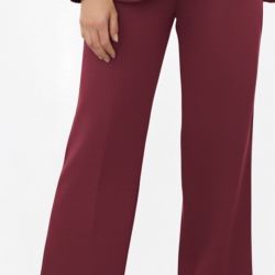 Il pantalone da solo prezzo vendita 45 euro - si può acquistare anche solo la giacca al prezzo di vendita 80 euro - IN OFFERTA COMPLETO (GIACCA PIU' PANTALONE) 100 euro (anziché 125 euro ) con un risparmio di 25 euro